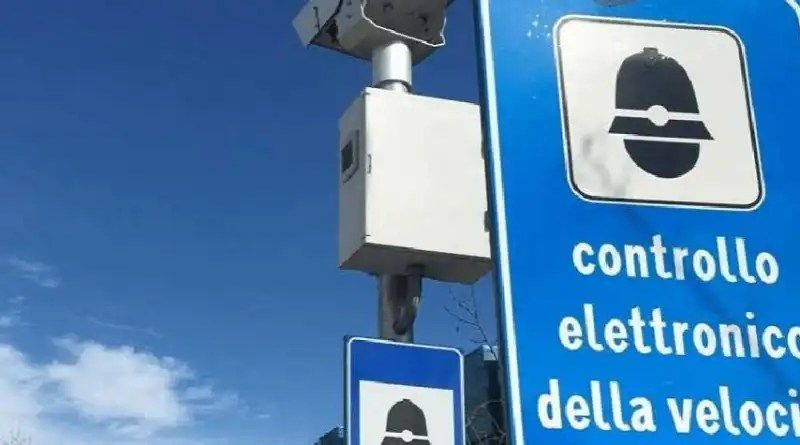 MULTE STRADALI E RILEVAMENTO DELLE INFRAZIONI A DISTANZA: QUAL E’ LA DIFFERENZA TRA OMOLOGAZIONE E APPROVAZIONE?
